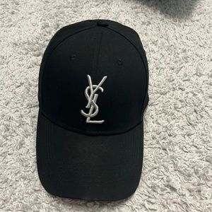 Black baseball cap